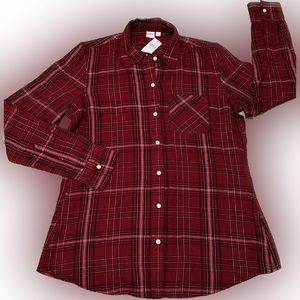 Gap Outlet Long sleeved button up plaid top